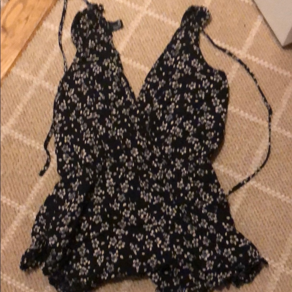 NWOT sleeveless mini floral play suit / romper